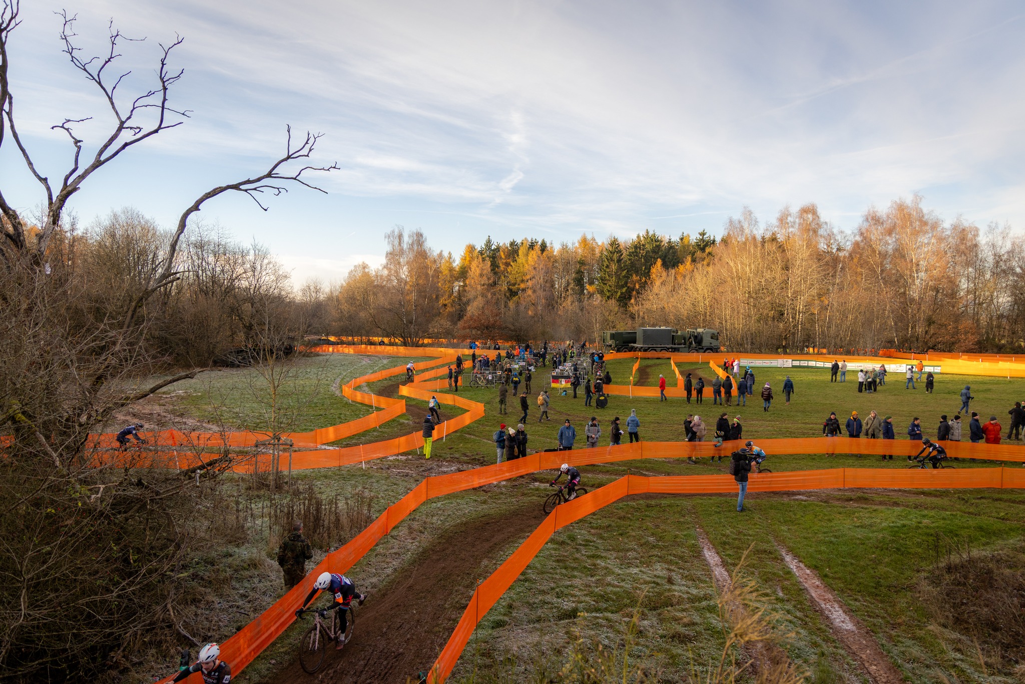 586560905 1278861474276081 8105291625416447439 n