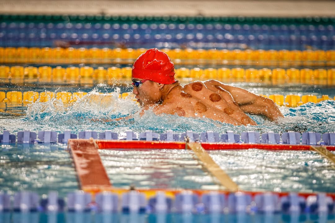 Natação Utilitária — precisão que corta a água.Cada braçada tem propósito saída rápida, ritmo e