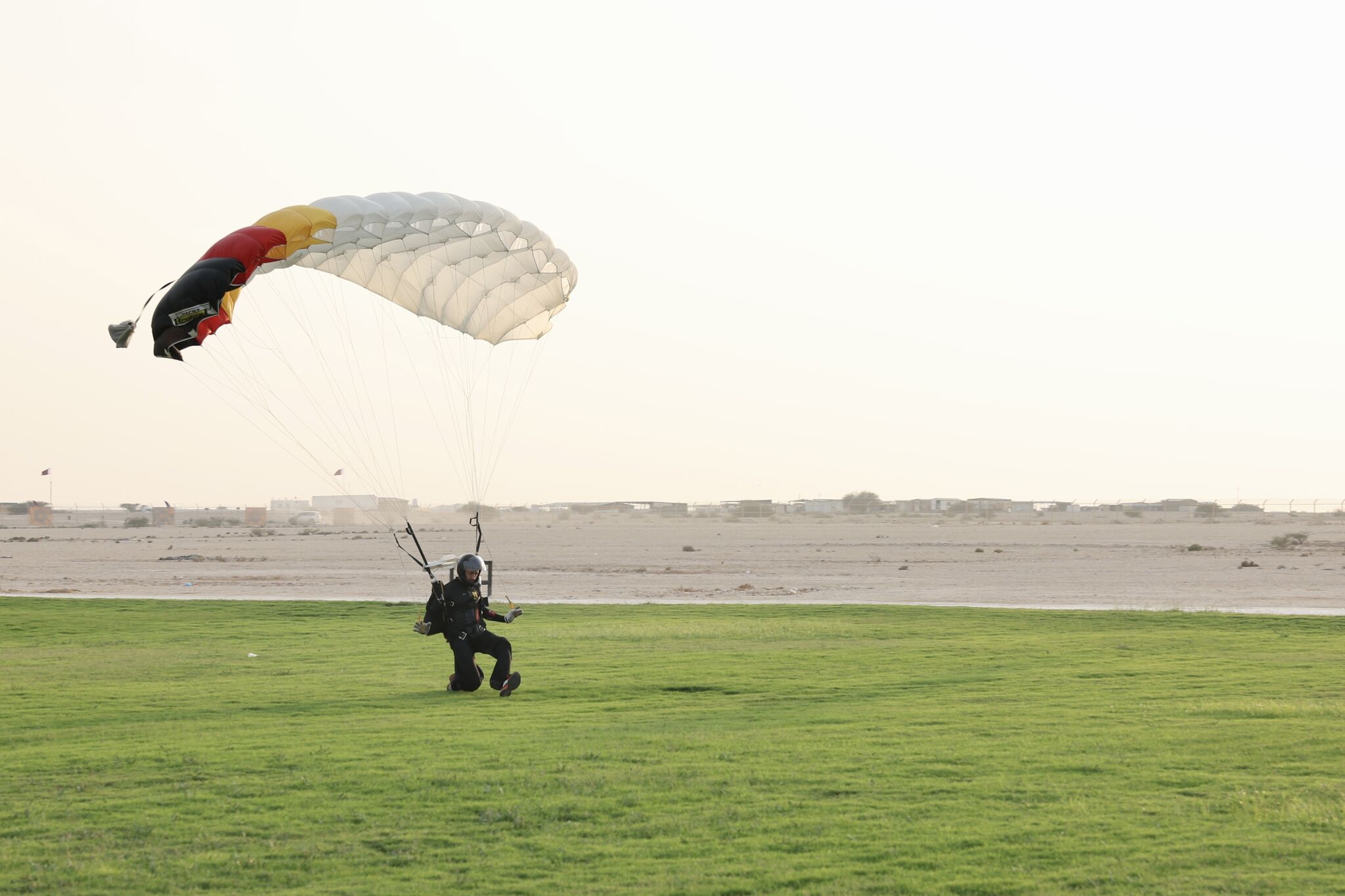 Parachuting news 2 (4)